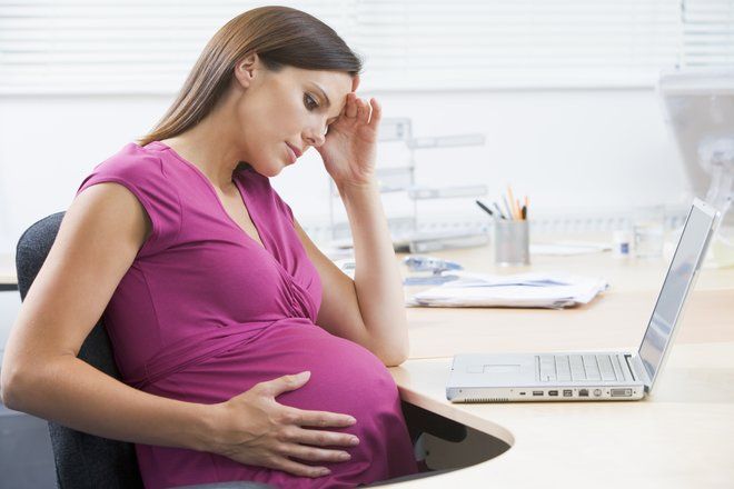 Психолог рассказала, какая работа мешает женщине забеременеть