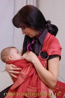 Как кормить грудью ребенка в слинге