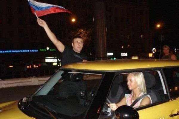 Автомобили участников проекта Дом 2 (35 фото)