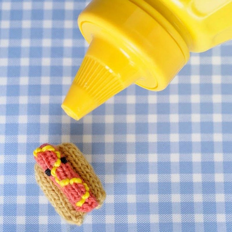 TinyKnitted14 Невероятные миниатюрные вещи, связанные спицами и крючком