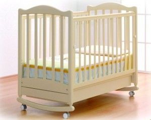 Кровать для новорожденных на колесах