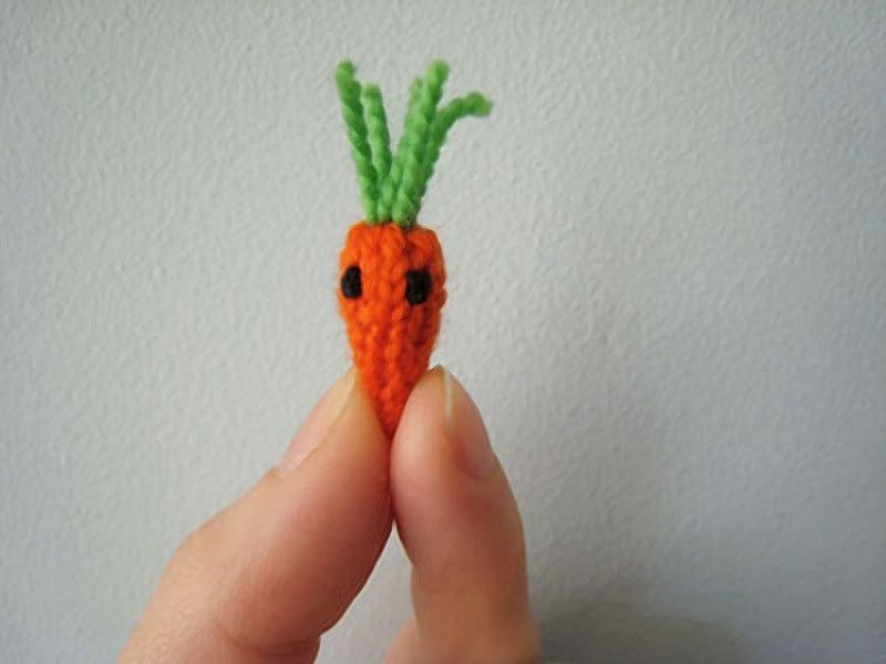 TinyKnitted16 Невероятные миниатюрные вещи, связанные спицами и крючком