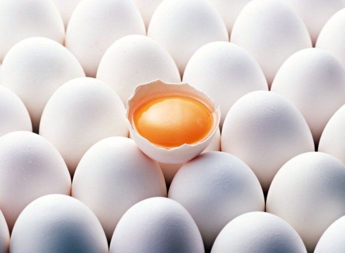 8 лучших продуктов для красоты: 7. Крепкие ногти  
  
Для придания ногтям прочности, употребляй яйца. Всего несколько штук яиц в неделю гарантируют твоим ногтям крепость. В яйцах содержится биотин, который и отвечает за прочность ногтей.