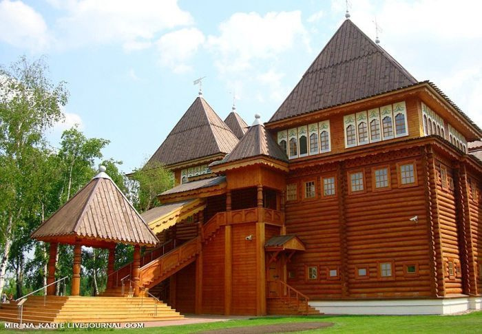 Экскурсия в царскую резиденцию - Коломенский дворец Экскурсия в царскую резиденцию - Коломенский дворец
