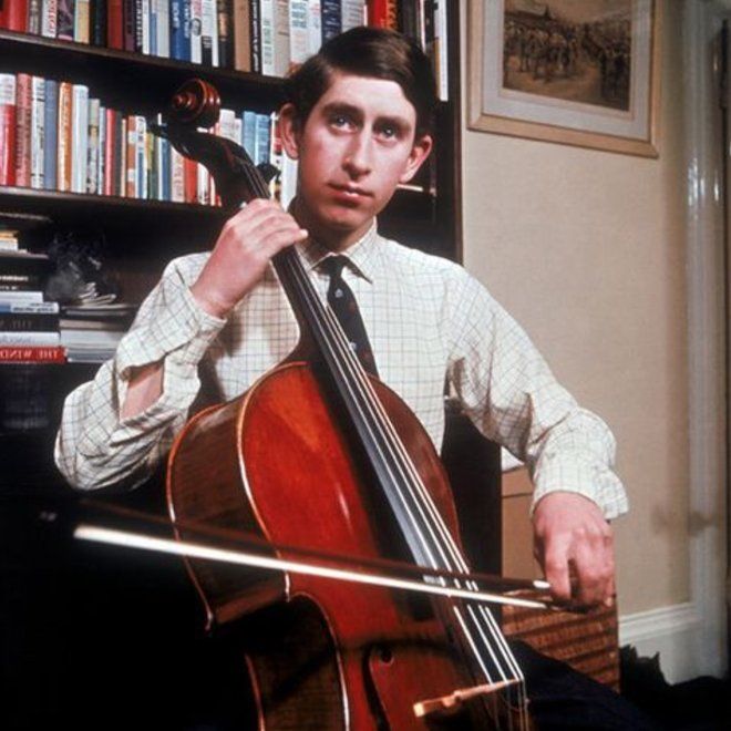 Принц Чарльз прекрасно играет на виолончели