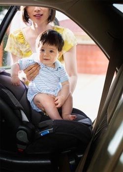 Малыш в машине