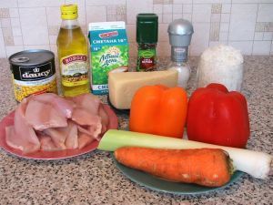 Запеканка с рисом, куриным филе, кукурузой и овощами. Ингредиенты