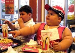 Гиподинамия и эпидемия ожирения, которая катится по миру, тесно связаны между собой. Фото: АР