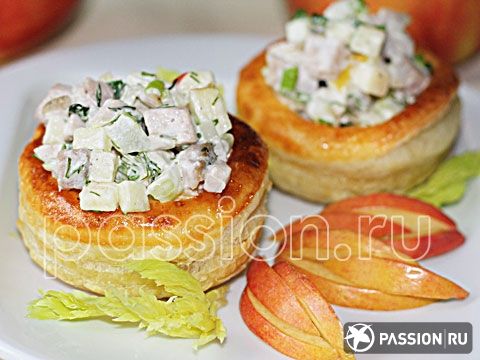 Волованы с мясным салатом