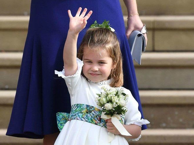 Принцесса Шарлотта носит юбку, как у Елизаветы II в детстве