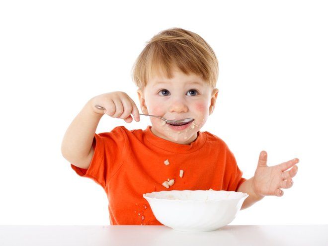 Как накормить ребенка овсяной кашей