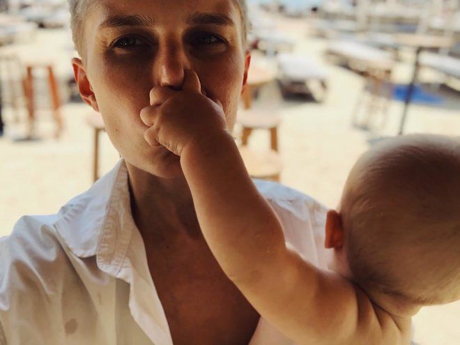 Бабушка и внук: Дарья Мельникова поделилась трогательным снимком с младшим сыном