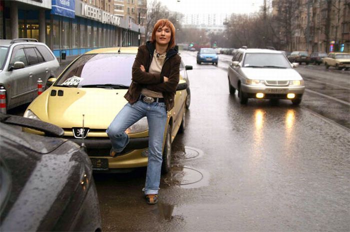 Автомобили участников проекта Дом 2 (35 фото)